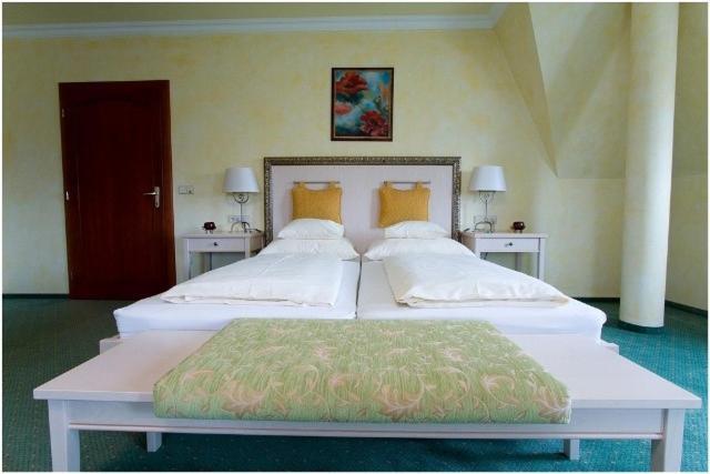 Hetkuti Wellness Hotel มัวร์ ภายนอก รูปภาพ